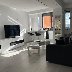 Luxury Two Militari M3 , בוקרשט רומניה